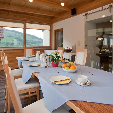 Sportbauernhof - Hochalmblick ゲストハウス 3*